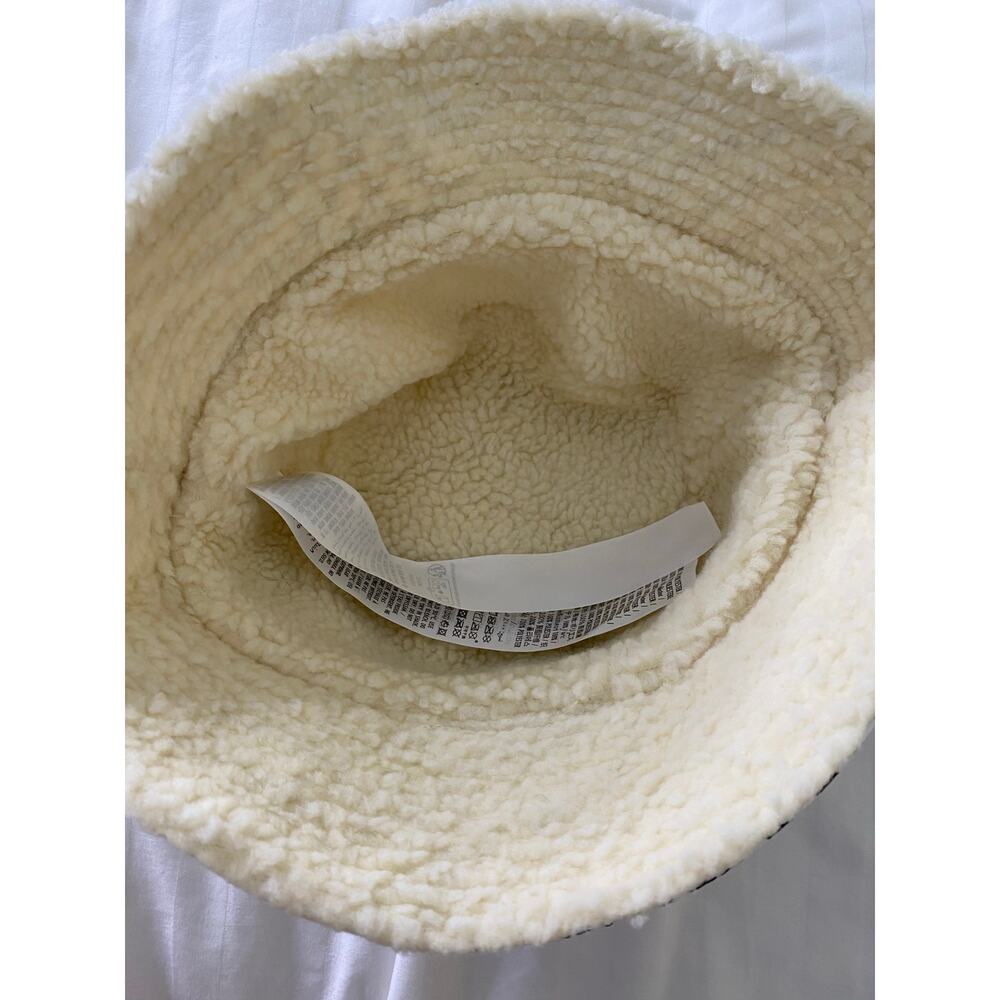 Disney Parks Alice In Wonderland White Rabbit Bucket Hat - Picture 3 of 3